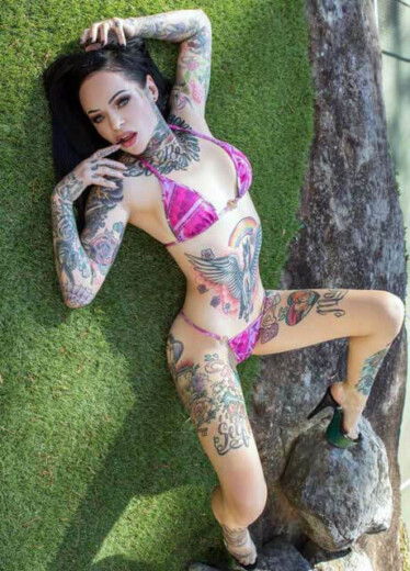 jackel sydney topless waitress3